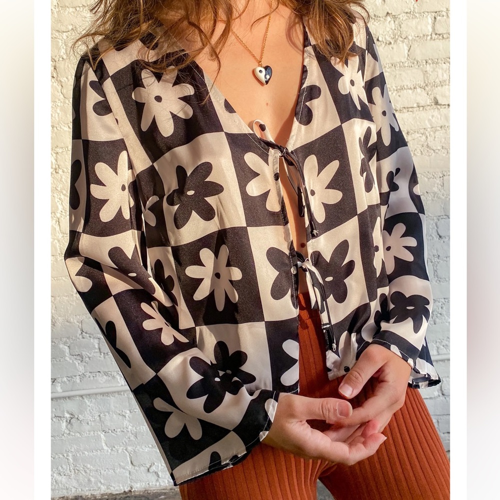 Lisa Says Gah Graphic Tie-Front Blouse Black and White